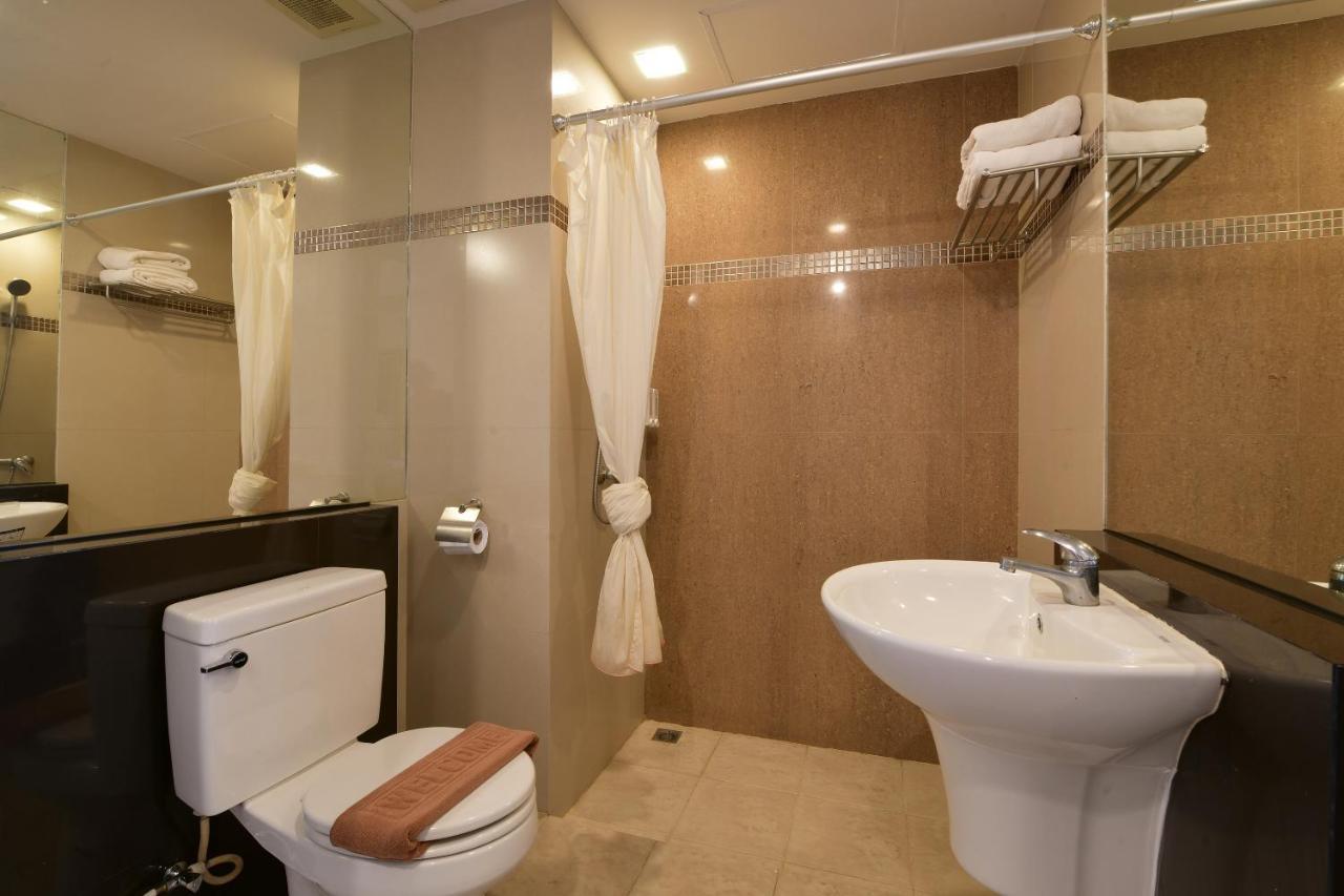 Oyo 109 Ozone Prime Pattaya Hotel Bagian luar foto