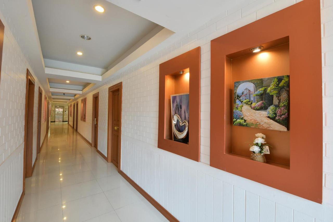 Oyo 109 Ozone Prime Pattaya Hotel Bagian luar foto