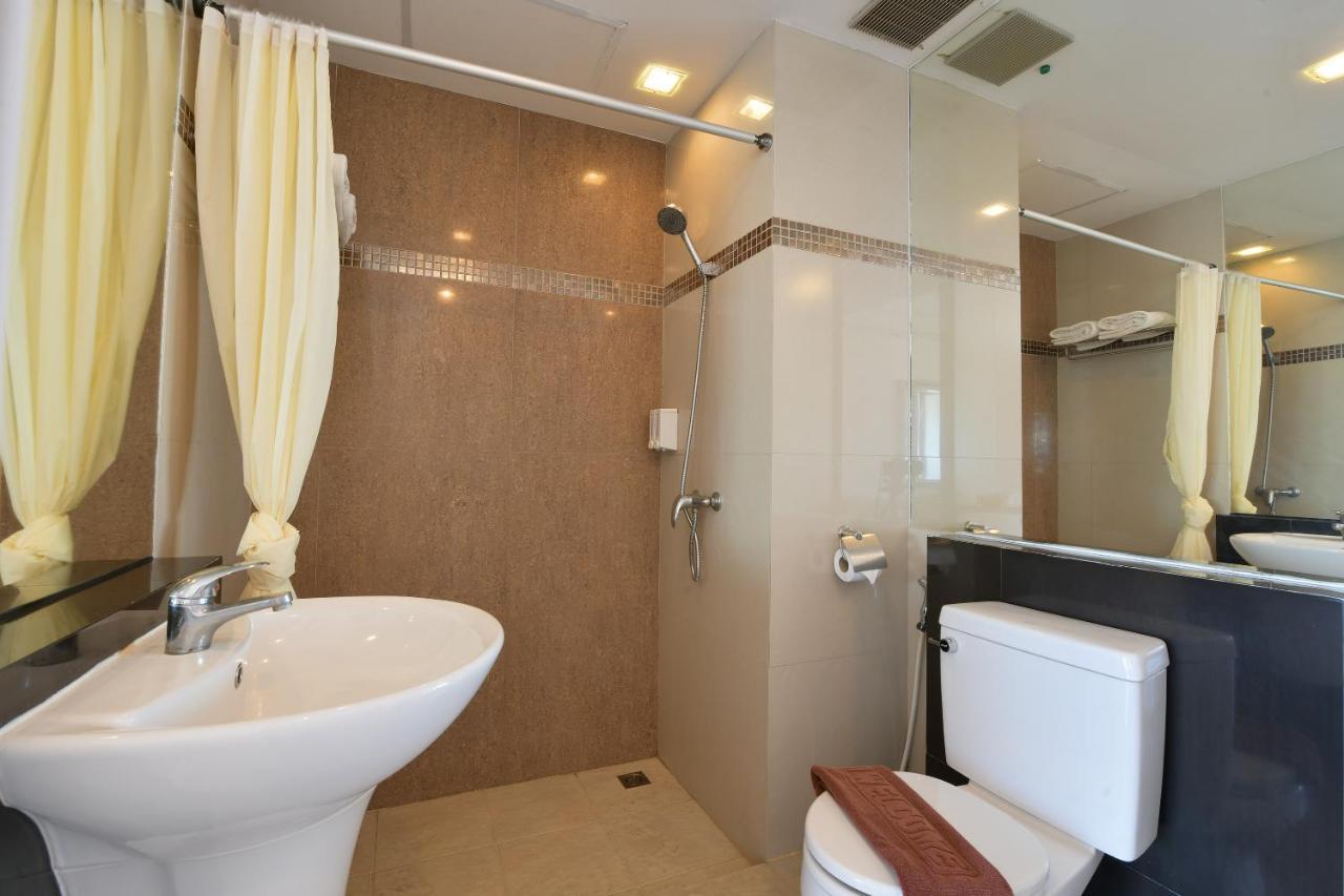 Oyo 109 Ozone Prime Pattaya Hotel Bagian luar foto