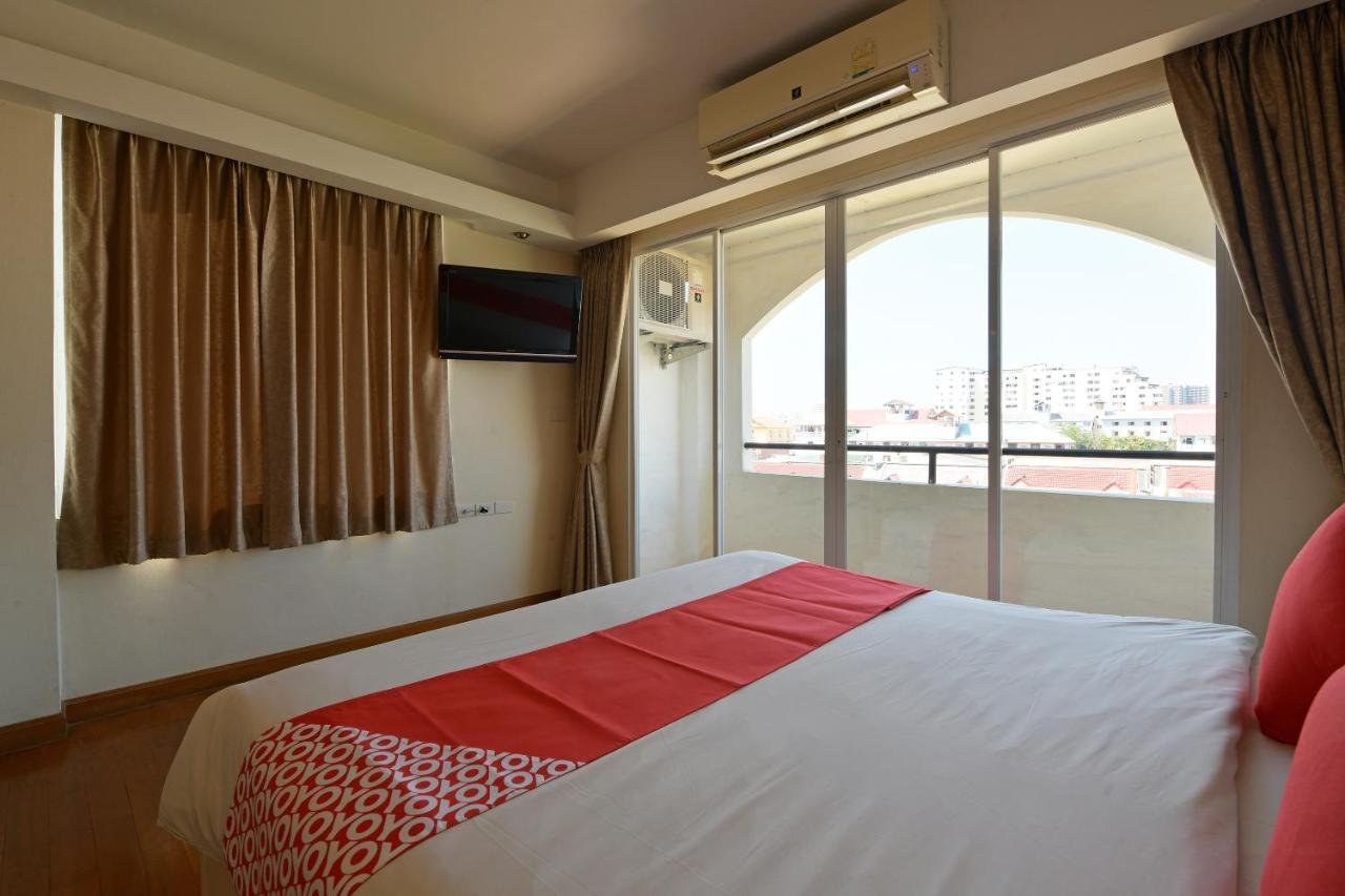 Oyo 109 Ozone Prime Pattaya Hotel Bagian luar foto