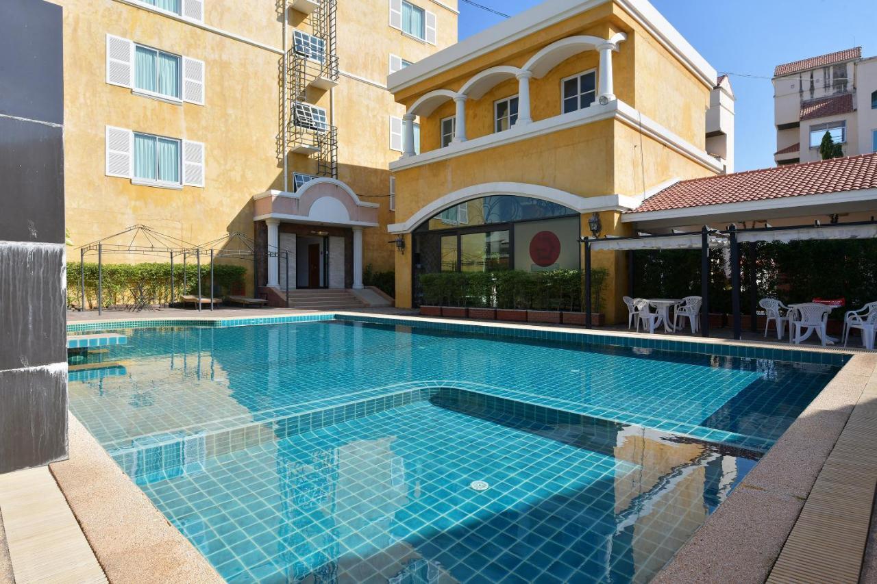 Oyo 109 Ozone Prime Pattaya Hotel Bagian luar foto